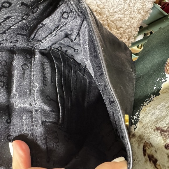 Fossil Maddox Black Leather Zipper Closure Credit Card Crossbody Bag - Picture 3 of 6